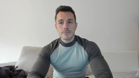 Snapshot of roberto4ever chatting on March 11, 3:12 pm roberto4ever online show from March 11, 3:12 pm