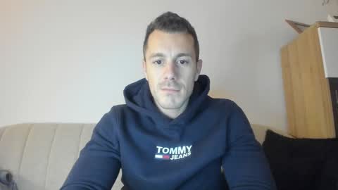 Snapshot of roberto4ever chatting on December 6, 3:28 pm roberto4ever online show from December 6, 3:28 pm