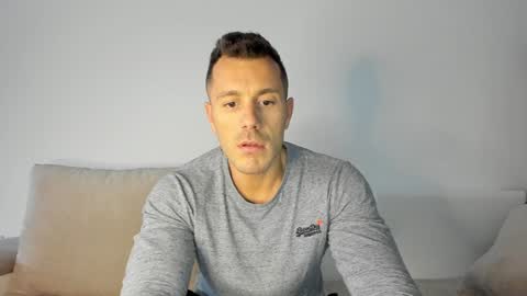 Snapshot of roberto4ever chatting on January 11, 1:53 pm roberto4ever online show from January 11, 1:53 pm