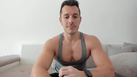 Snapshot of roberto4ever chatting on February 26, 9:12 am roberto4ever online show from February 26, 9:12 am