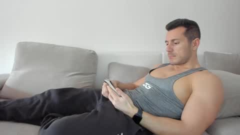 Snapshot of roberto4ever chatting on February 28, 1:14 pm roberto4ever online show from February 28, 1:14 pm