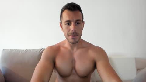 Snapshot of roberto4ever chatting on September 22, 1:26 pm roberto4ever online show from September 22, 1:26 pm