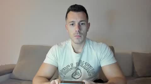 Snapshot of roberto4ever chatting on March 4, 6:07 pm roberto4ever online show from March 4, 6:07 pm