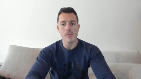 Snapshot of roberto4ever chatting on February 7, 10:40 am roberto4ever online show from February 7, 10:40 am