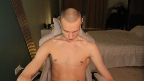 Snapshot of romeo_mercy chatting on January 21, 10:41 pm Romeo online show from January 21, 10:41 pm