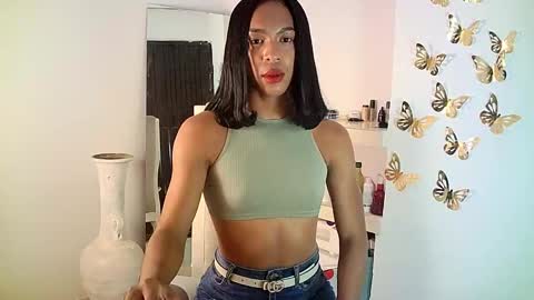Snapshot of rosalindasexy chatting on February 23, 7:11 am Rosalinda online show from February 23, 7:11 am