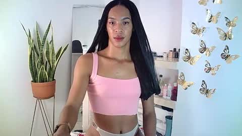 Snapshot of rosalindasexy chatting on February 25, 1:52 am Rosalinda online show from February 25, 1:52 am