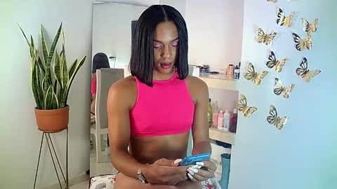 Snapshot of rosalindasexy chatting on February 27, 5:40 am Rosalinda online show from February 27, 5:40 am