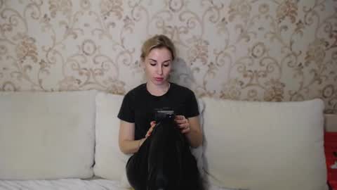 Snapshot of rose__shine chatting on January 27, 2:13 pm rose shine online show from January 27, 2:13 pm