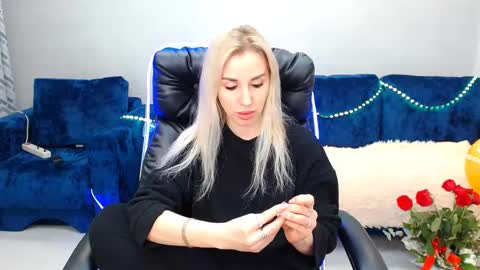 Snapshot of rose__shine chatting on February 16, 9:48 am rose shine online show from February 16, 9:48 am