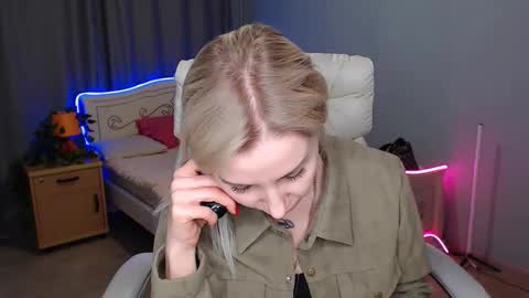 Snapshot of rose__shine chatting on January 15, 7:23 pm rose shine online show from January 15, 7:23 pm