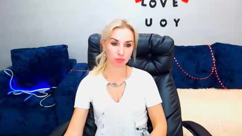 Snapshot of rose__shine chatting on September 19, 12:31 pm rose shine online show from September 19, 12:31 pm