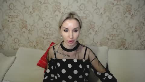 Snapshot of rose__shine chatting on January 8, 10:26 am rose shine online show from January 8, 10:26 am