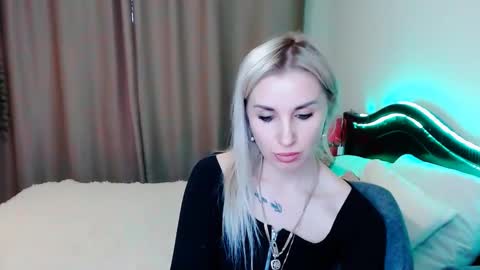 Snapshot of rose__shine chatting on January 21, 1:32 pm rose shine online show from January 21, 1:32 pm