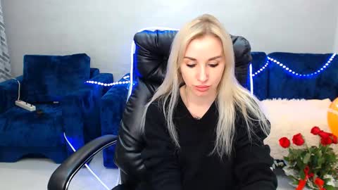 Snapshot of rose__shine chatting on February 16, 12:54 pm rose shine online show from February 16, 12:54 pm
