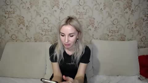 Snapshot of rose__shine chatting on January 30, 1:42 pm rose shine online show from January 30, 1:42 pm