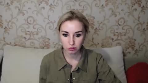 Snapshot of rose__shine chatting on January 24, 11:04 am rose shine online show from January 24, 11:04 am