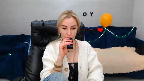 Snapshot of rose__shine chatting on February 24, 10:26 am rose shine online show from February 24, 10:26 am