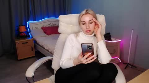 Snapshot of rose__shine chatting on December 12, 10:24 am rose shine online show from December 12, 10:24 am