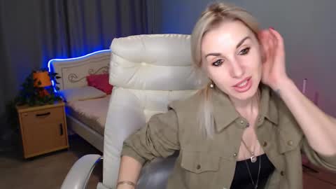 Snapshot of rose__shine chatting on January 15, 4:21 pm rose shine online show from January 15, 4:21 pm
