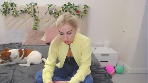 Snapshot of rose__shine chatting on September 13, 10:28 am rose shine online show from September 13, 10:28 am
