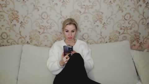 Snapshot of rose__shine chatting on December 24, 10:11 am rose shine online show from December 24, 10:11 am