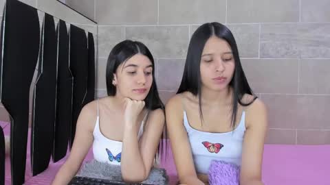 Snapshot of roseandmiah chatting on March 10, 6:49 am Rose y Miah online show from March 10, 6:49 am