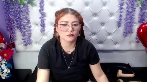 Snapshot of roselyn_arnold chatting on March 12, 7:58 pm Julieta online show from March 12, 7:58 pm