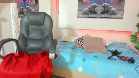 Snapshot of rosi_cooper chatting on February 13, 10:44 am rosi_cooper online show from February 13, 10:44 am