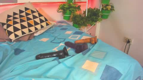 Snapshot of rosi_cooper chatting on March 5, 2:12 pm rosi_cooper online show from March 5, 2:12 pm
