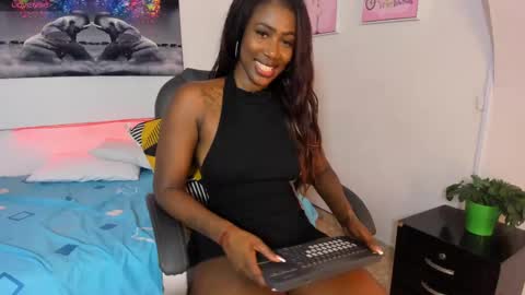 Snapshot of rosi_cooper chatting on February 20, 2:02 pm rosi_cooper online show from February 20, 2:02 pm