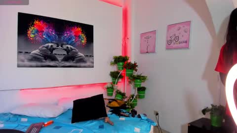 Snapshot of rosi_cooper chatting on February 10, 1:55 pm rosi_cooper online show from February 10, 1:55 pm