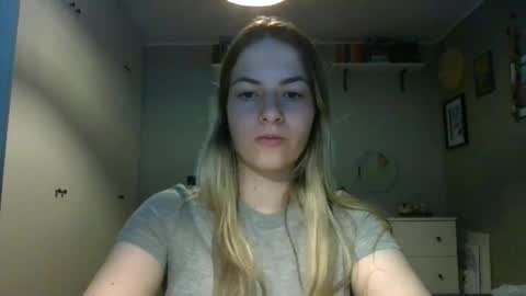Snapshot of rosie_june chatting on September 17, 6:50 am Rosie online show from September 17, 6:50 am