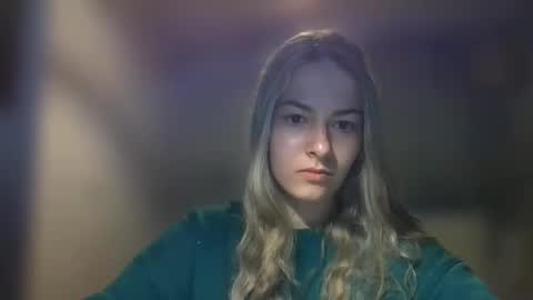 Snapshot of rosie_june chatting on March 11, 7:46 am Rosie online show from March 11, 7:46 am