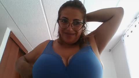 Snapshot of rossanalionheart chatting on February 9, 6:37 pm Rossana online show from February 9, 6:37 pm