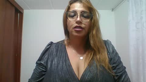 Snapshot of rossanalionheart chatting on February 8, 2:15 am Rossana online show from February 8, 2:15 am