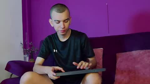 Snapshot of rowancley chatting on September 16, 12:18 pm Rowan online show from September 16, 12:18 pm