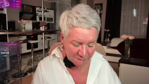 Snapshot of roxana_brooks chatting on March 6, 8:05 pm Roxana online show from March 6, 8:05 pm