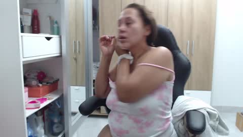 Snapshot of roxanalove7 chatting on February 3, 4:04 am Roxana online show from February 3, 4:04 am