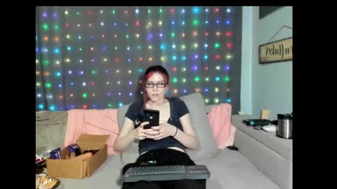roxihazeleyes online show from February 27, 7:19 am