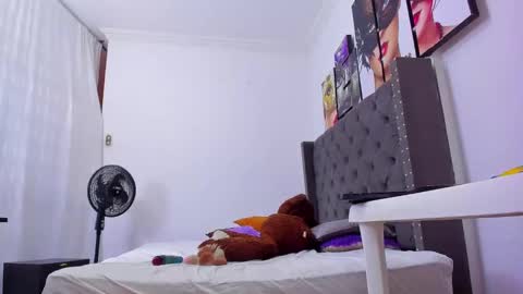 Snapshot of roxy_rebel chatting on February 27, 2:10 pm roxy online show from February 27, 2:10 pm