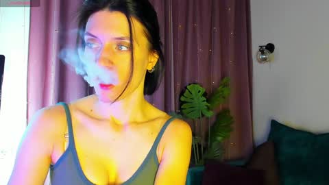 roxy_riot_ online show from February 6, 4:31 am
