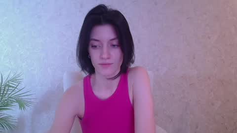 roxy_riot_ online show from March 4, 7:30 am