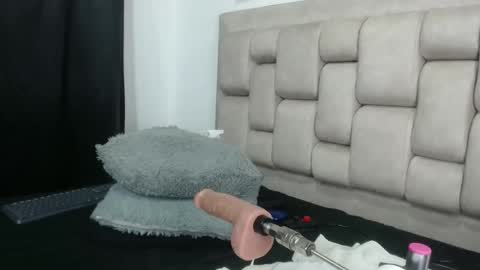 Roxy smith69 online show from February 26, 1:14 am