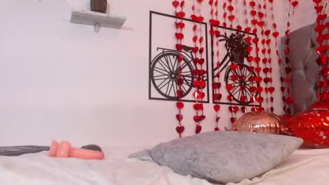 roxy_stone1 online show from February 17, 10:16 pm