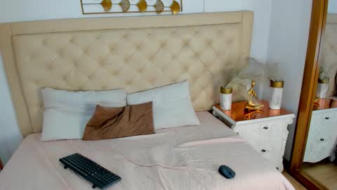 roxy_thompson online show from September 19, 11:08 pm