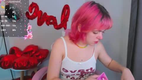 Snapshot of roxy_woow chatting on February 18, 8:16 am Roxy GMT3 1100-1700 MonTueThuFriSat online show from February 18, 8:16 am