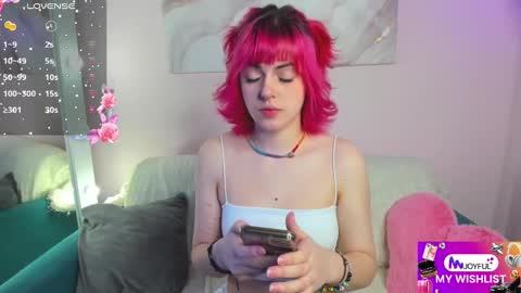 Snapshot of roxy_woow chatting on February 21, 1:11 am Roxy GMT3 1100-1700 MonTueThuFriSat online show from February 21, 1:11 am