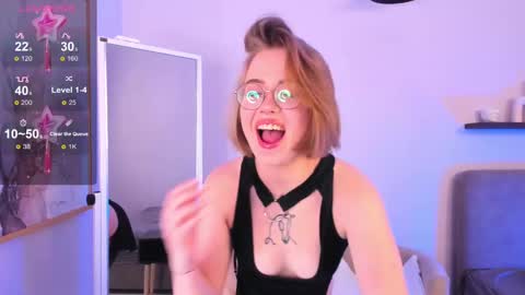 AnikaIm so hot that Ive already burned myself do you want me to set you on fire too  online show from February 10, 9:58 am