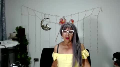 Snapshot of ruth_blue21 chatting on December 26, 9:37 pm ruth_blue21 online show from December 26, 9:37 pm